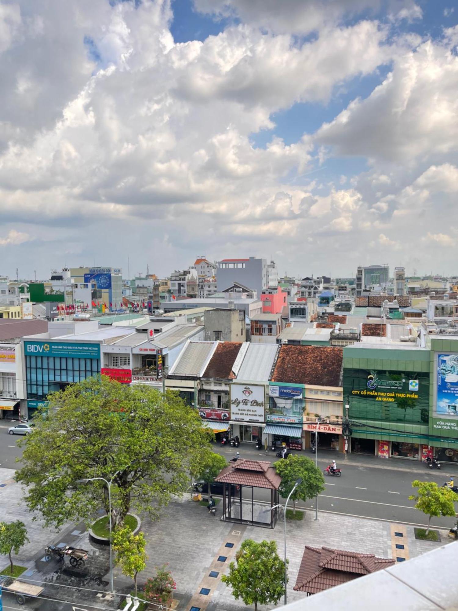 Dong Xuyen Hotel ลองซเวียน ภายนอก รูปภาพ